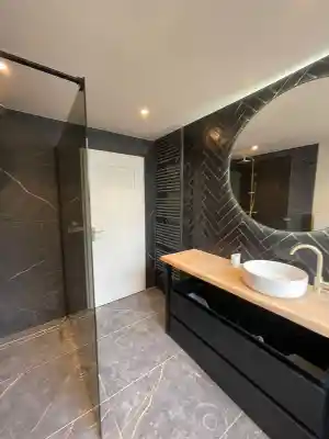 Luxe badkamer oplevering.jpg