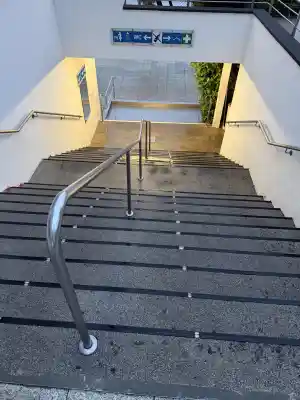 Büro-, Treppenhaus- und Außenreinigung.jpg
