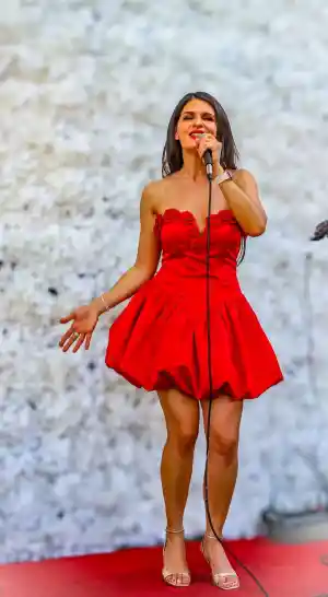 freie-redner_k%C3%B6ln_Maria_Inglese_Singer_2.jpg