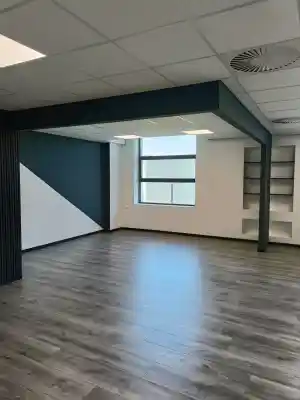 Renovatie en afwerking van een bedrijfsruimte in Almere.jpg
