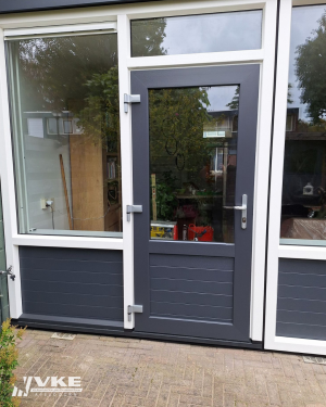 Kunststof kozijnen & gevelbekleding.jpg