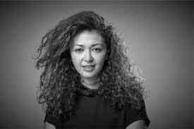 steuerberater_wesseling_Steuerberaterin_Esra_Sari_2.jpg