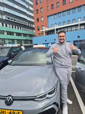 rijschool_den-haag_Start-Line_Verkeersschool_✅Gratis_herexamens✅_3.jpg