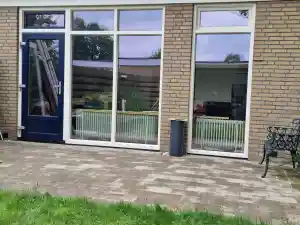 Tuindeur met zijkozijen en extra kozijn.jpg