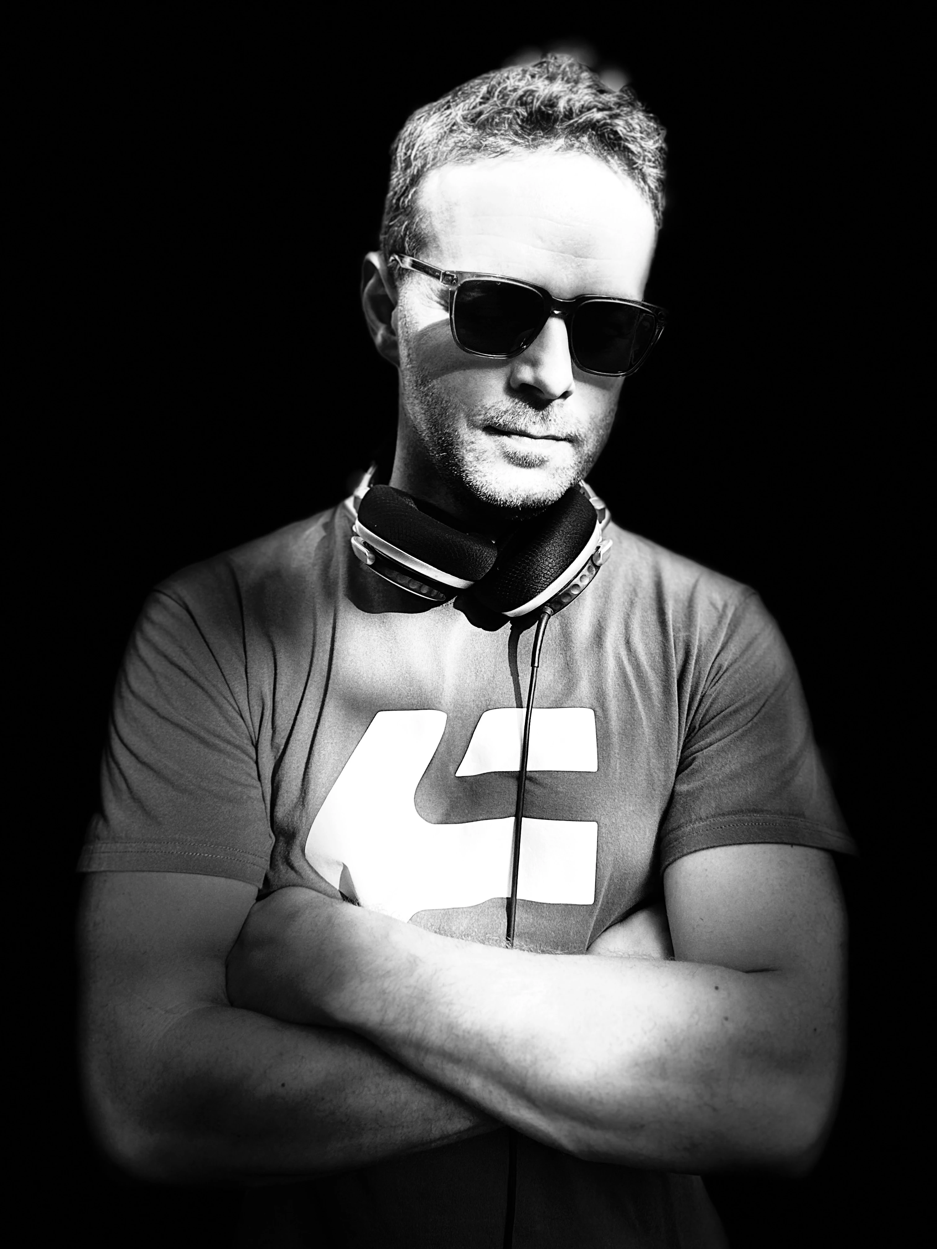 DJ Thomas_S.jpg