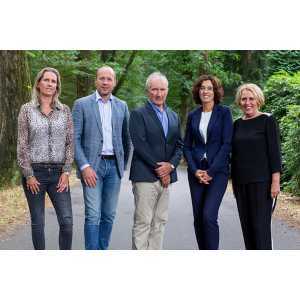 Van den Elzen Makelaars B.V..jpg