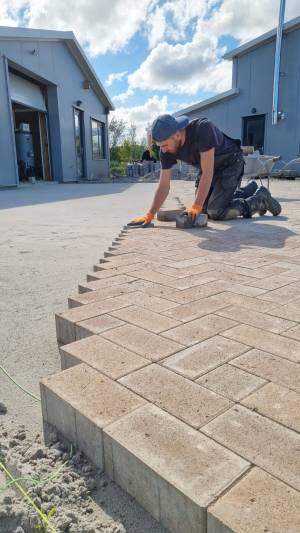 Bestrating & Grondverzet Almere Oosterwold .jpg