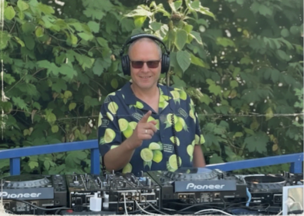 DJ Chris Frisch.jpg