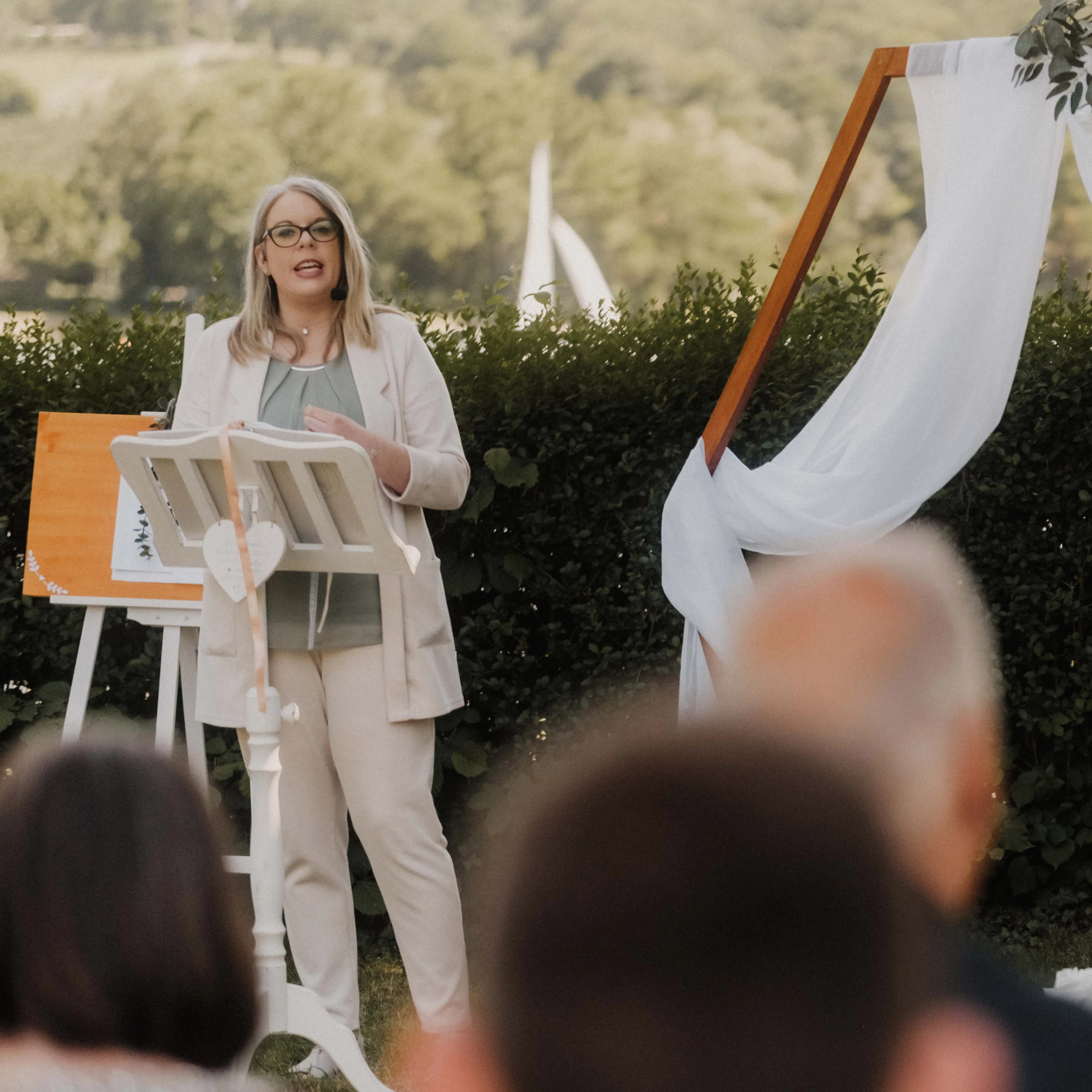 kreative-trau-m-zeremonie Freie Rednerin / Traurednerin Rebekka Ulbrich.jpg