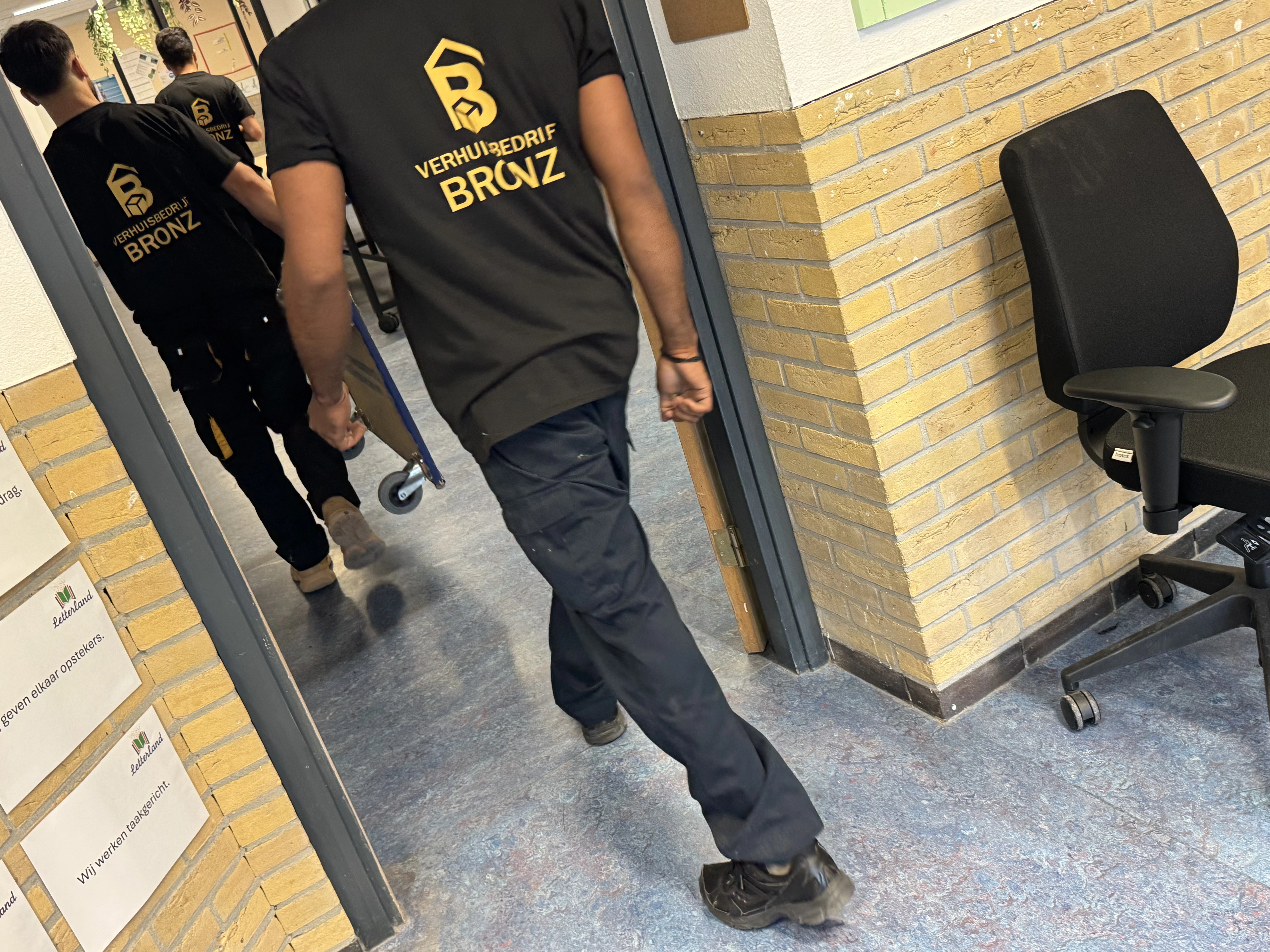 Verhuisbedrijf Bronz .jpg