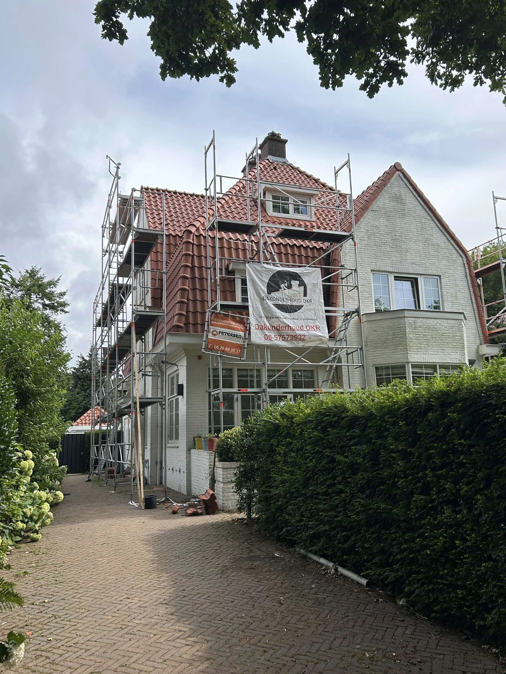 Dakonderhoud DKR.jpg