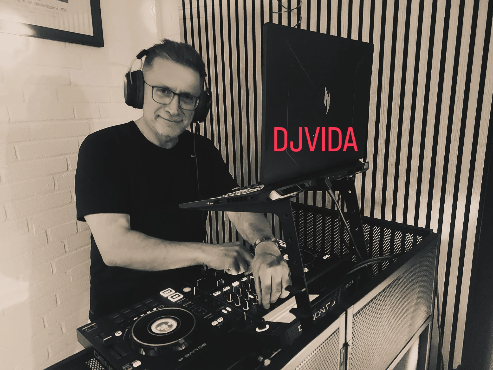 DJVIDA.jpg