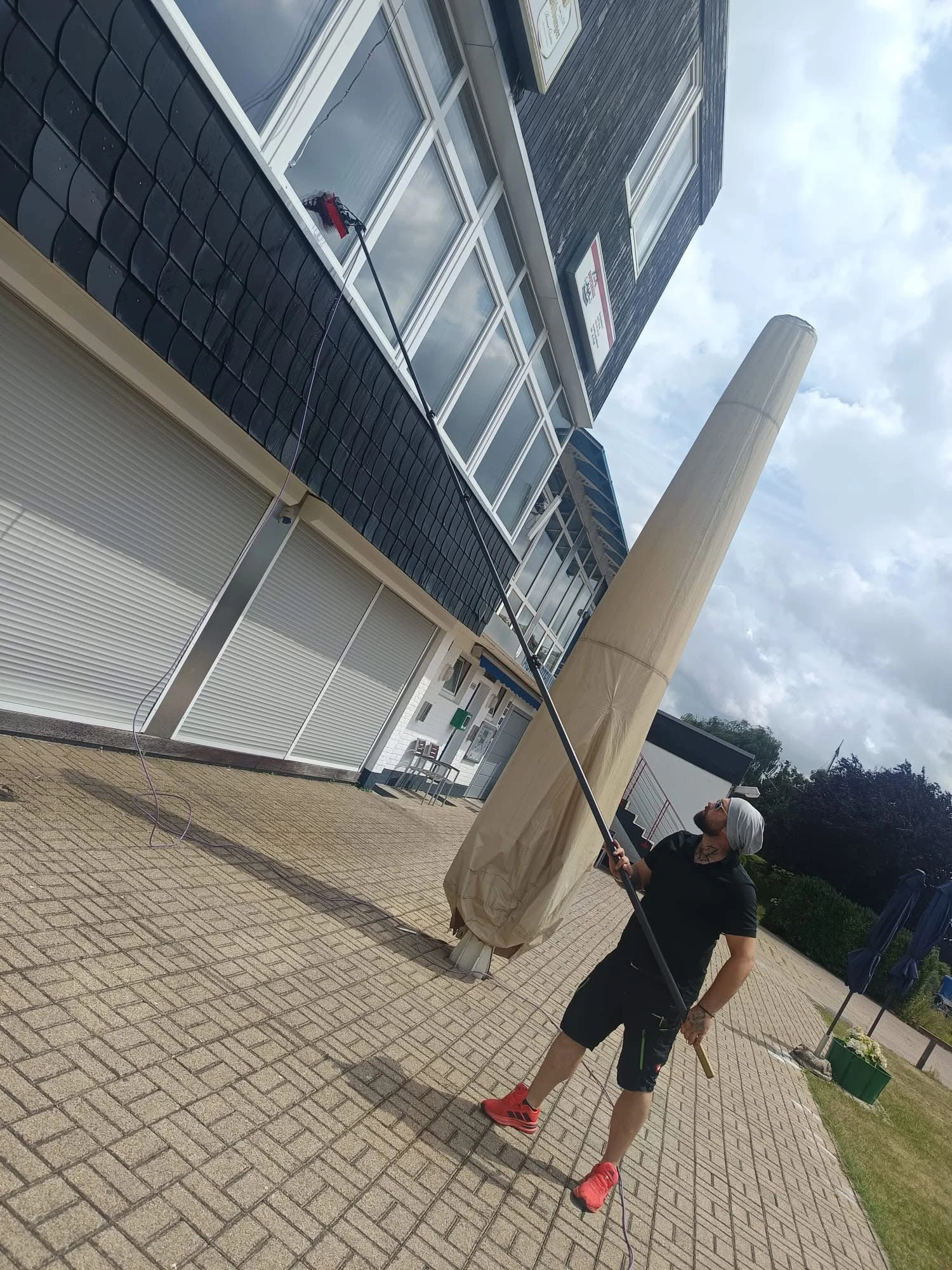 Alpha Cleaning Glas-Gebäudereinigung.jpg