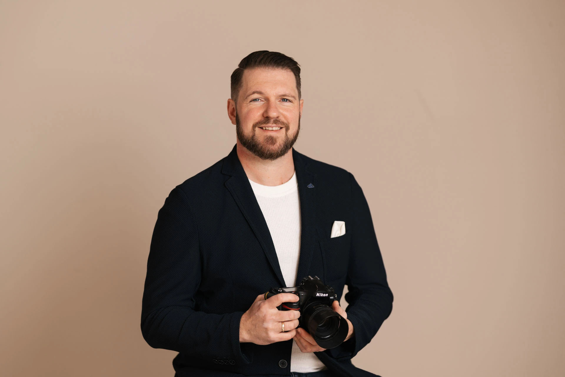 Kirill Wagner Fotograf für Hochzeiten und Business.jpg