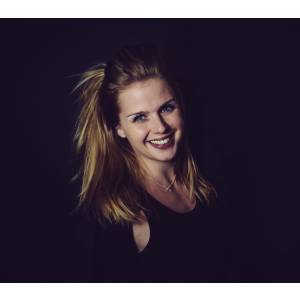 Daphne de la Cousine.jpg