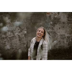 Marloes van der Linde photography + design.jpg