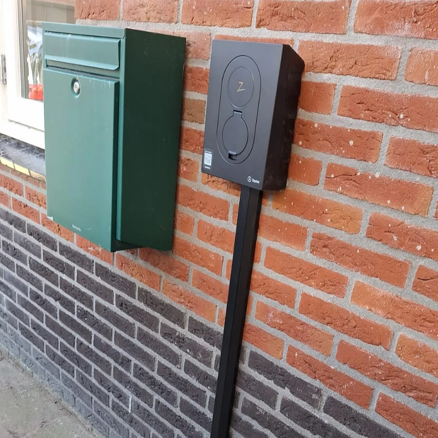 van der Veen ZON | ZAPTEC GO LAADPALEN.jpg