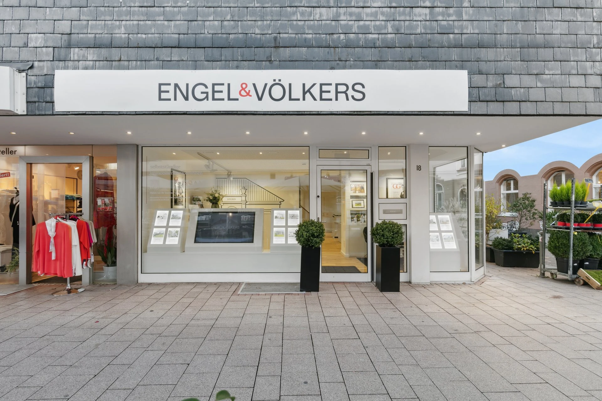 Engel & Völkers Immobilienmakler Brühl.jpg