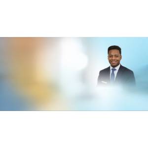 Tredy Amani Selbstständiger Finanzberater für die Deutsche Bank, Hamburg.jpg
