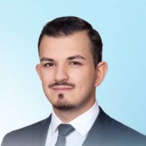Emre Ilhan - Selbstständiger Finanzberater für die Deutsche Bank.jpg