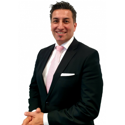 Serdar Uzatmaz - Selbstständiger Vertriebspartner für Swiss Life Select.jpg