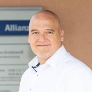 Allianz Versicherung Kreideweiß.jpg
