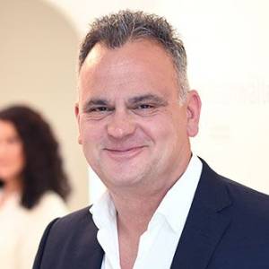 Dr. Oliver van der Hoff - Fachanwalt für Erbrecht.jpg