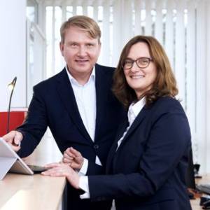 KANZLEI HOLZINGER Steuerberater Rechtsanwältin Partnerschaft.jpg