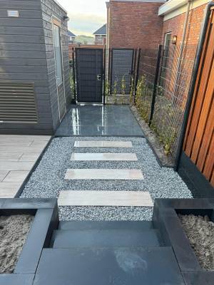 De Vos Tuin en Bestratingen BV.jpg