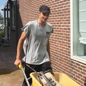 P. de Reus Bestratingen.jpg