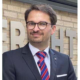 Dr. Arconada, LL.M. - Fachanwalt für Steuerrecht..jpg