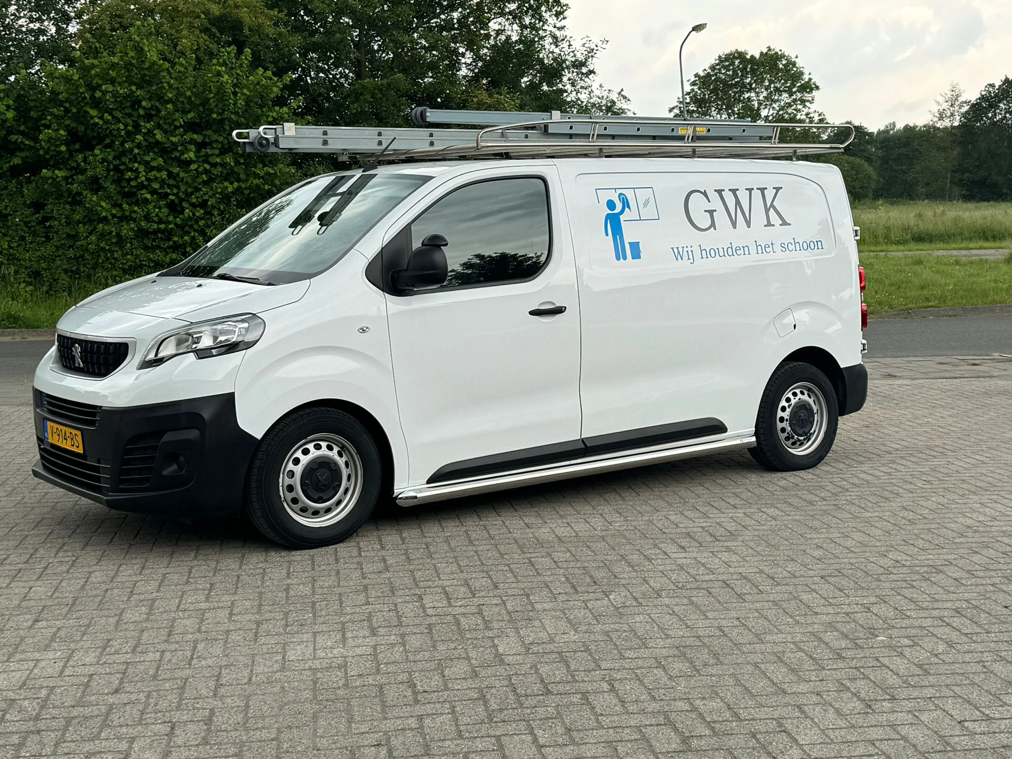 Schoonmaakbedrijf GWK.jpg