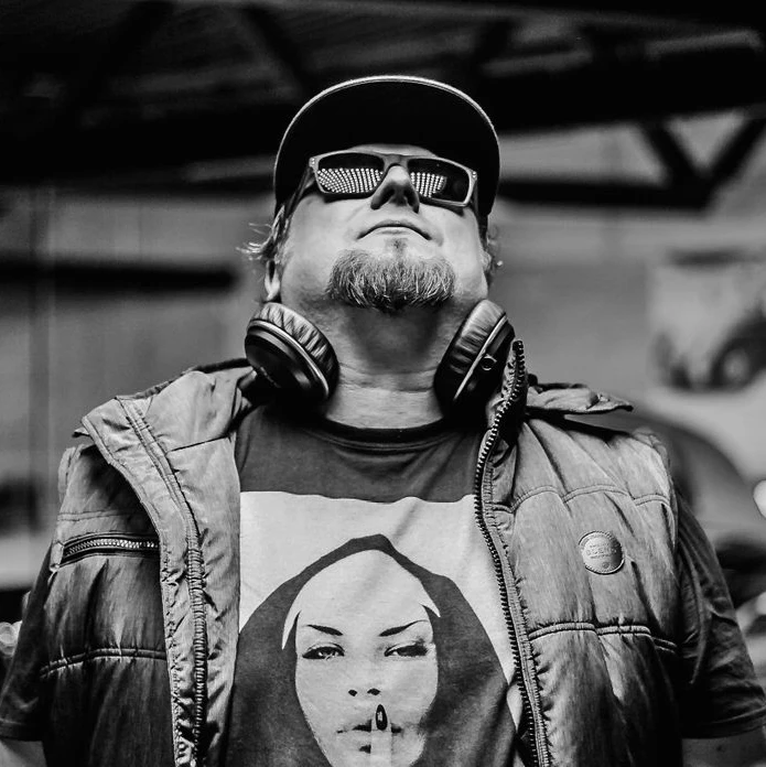 Tom Nawa DJ & Lights.jpg