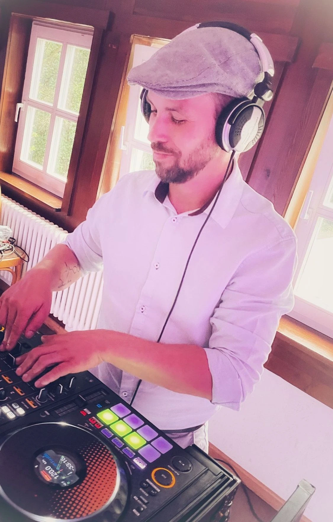 Hochzeit- & Event DJ Vaddi.jpg